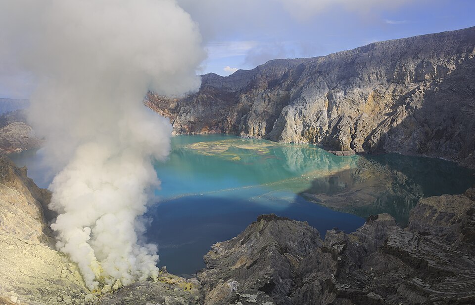 Mengenal Kawasan Ijen Geopark: Warisan Geologi, Keanekaragaman Hayati, dan Budaya di Ujung Timur Pulau Jawa